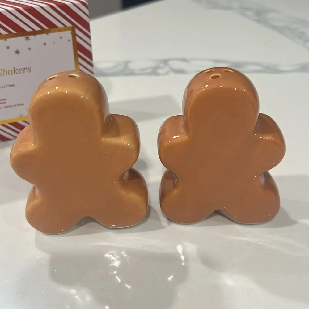🫚CUTE.. Gingerbread Salt & Pepper Shakers